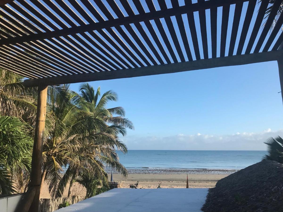 The Spot - Beachfront Sports Pousada Ікараї Екстер'єр фото