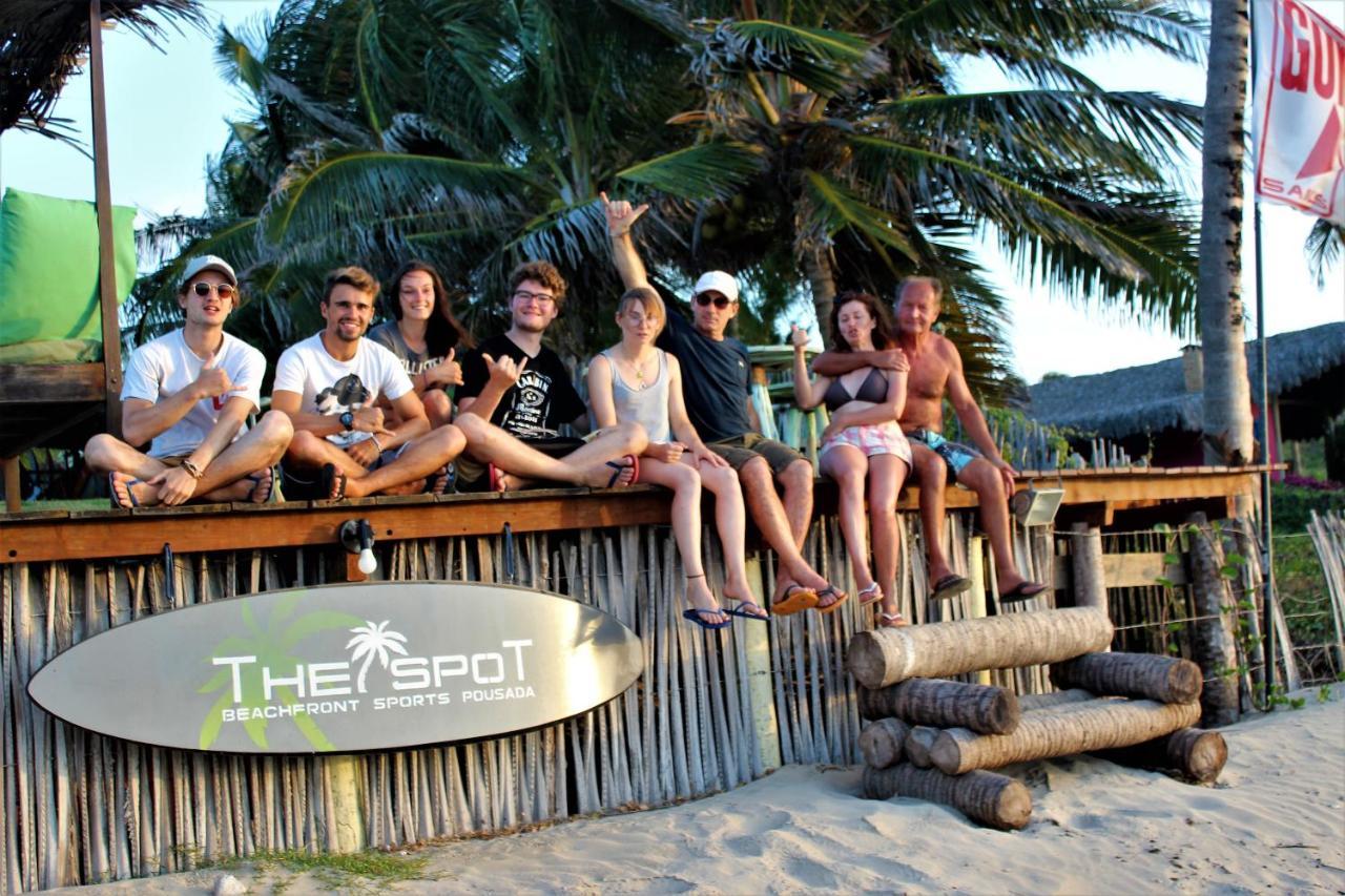 The Spot - Beachfront Sports Pousada Ікараї Екстер'єр фото