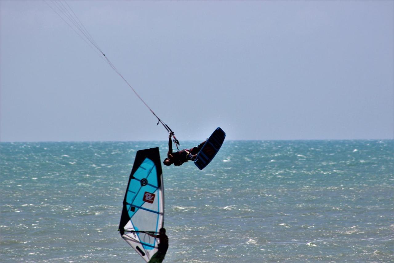 The Spot - Beachfront Sports Pousada Ікараї Екстер'єр фото