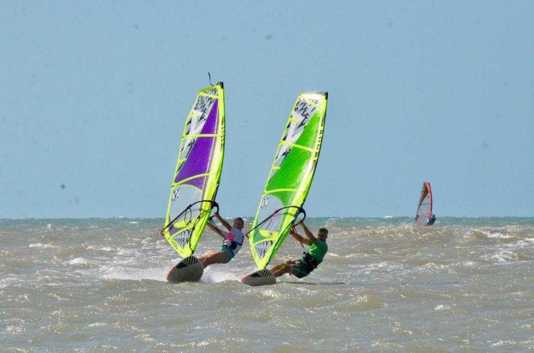 The Spot - Beachfront Sports Pousada Ікараї Екстер'єр фото